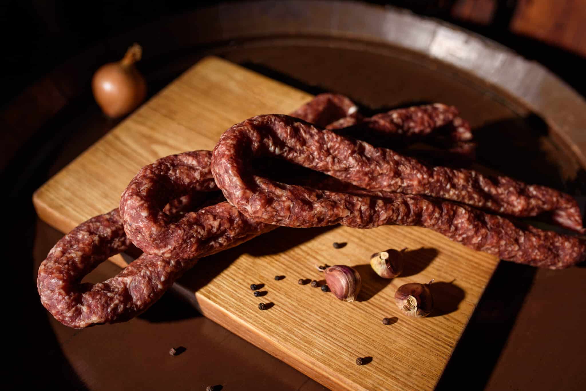 Vytinta "Tėviškės" dešra apie 400g/vnt Vytinta "Tėviškės" dešra apie 400g/vnt